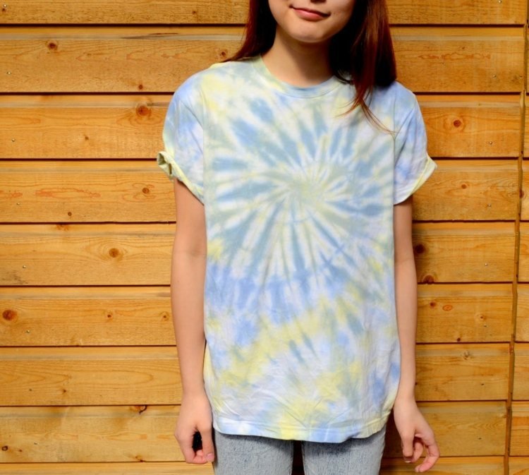 Nápad so špirálovým vzorom - batikovaný motív Vytvorte si svoje vlastné tričká s dizajnovou farebnou potlačou