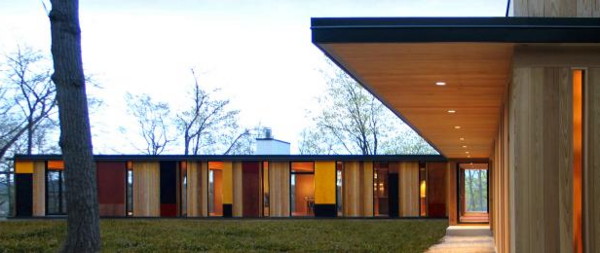 Strana dreveného domu - moderný dizajn Zaujímavý dizajnový nápad - minimalistický vonkajší dizajn