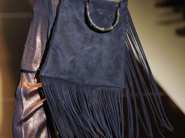 kabelky trendy 2014 strapce extra dlhé gucci tmavo modré trendy tašky 2014 strapce extra dlhé gucci tmavo modré