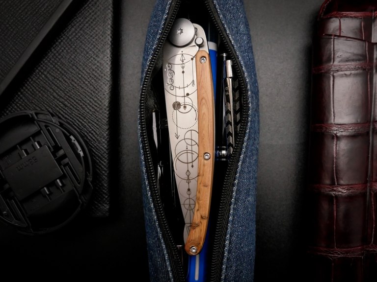 Kúpte si vreckový nôž nápad na darčeky pre mužov tipy na konfiguráciu vybraných tetovaní