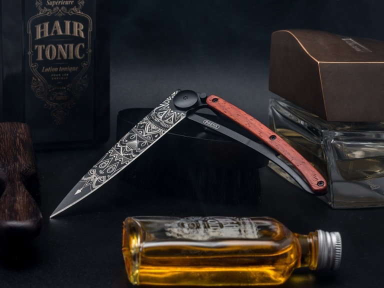 Skladací nôž kmeňové motívy tipy Deejo štýlový doplnok