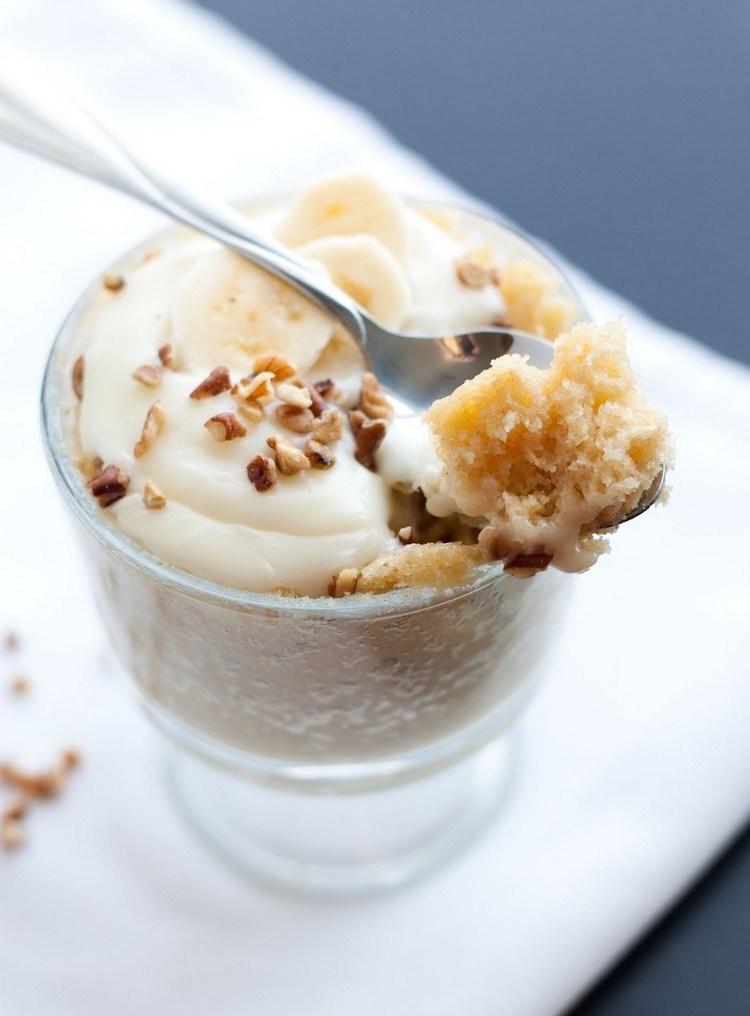 cupcake-mikrovlnka-vanilka-banan-rychlejsia-cupcake-poleva