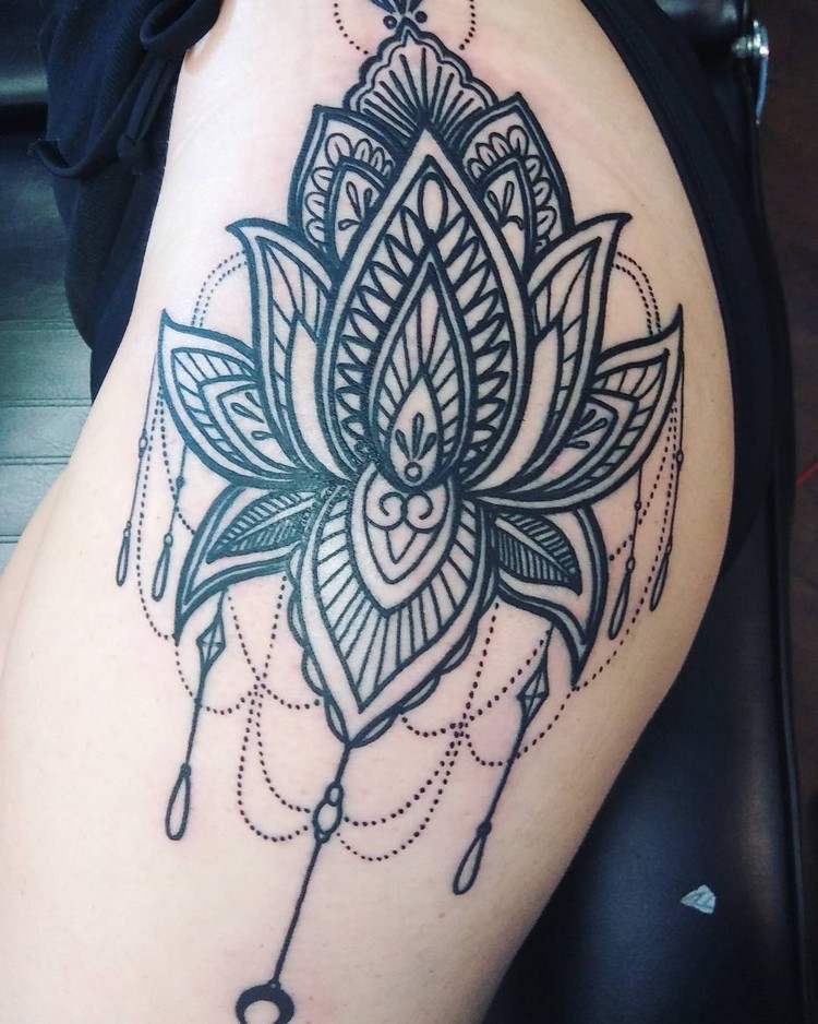 tetovanie-nápady-ženy-hip-trend-tetovanie