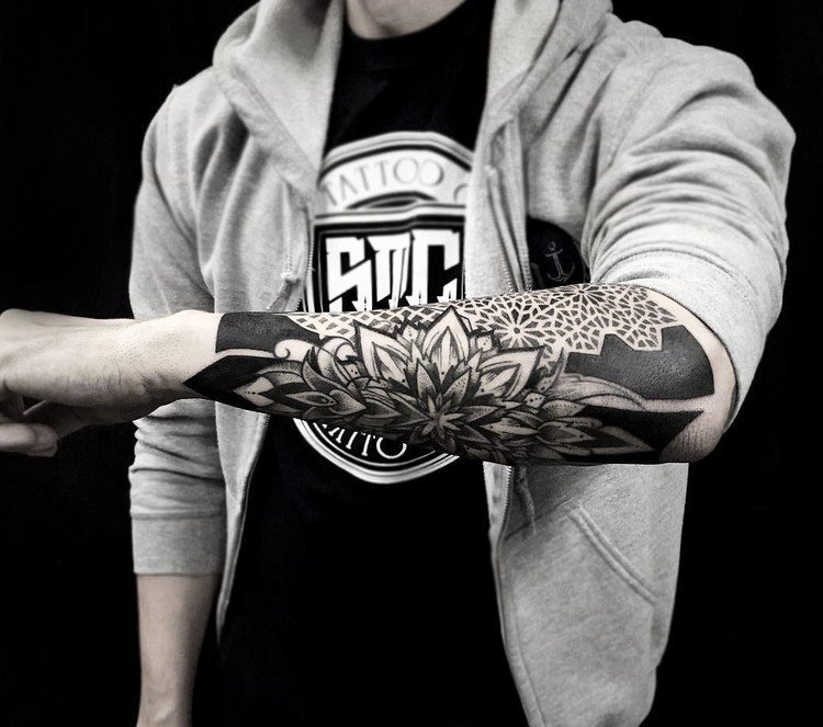 tetovanie-nápady-muži-predlaktie-blackwork