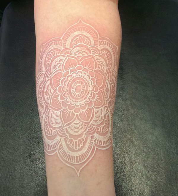 Nápady na tetovanie čipka biela farba