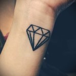 gyémánt tetoválás a csuklón 1 fotó