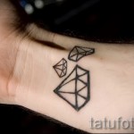 5 kép gyémánt tetoválás a csuklón