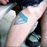 gyémánt tetoválás az 1 lábán