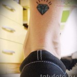 gyémánt tetoválás a 6. lábán