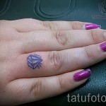 gyémánt tetoválás az ujjon 6