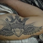 gyémánt tetoválás szárnyakkal 7 kép