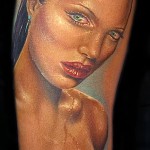 Татуировката на Анджелина Джоли - пример на снимка номер 19