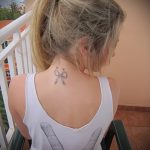 arc tatouage sur son cou - példa fotó a tatouage fini 02052016 1