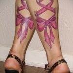 arcs tatouage sur ses pieds derrière la photo - példakép a du tatouage fini 02052016 2