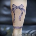 beugt Tätowierung auf seine Füße hinter dem Foto - Foto Beispiel des fertigen Tätowierung 02052016 3