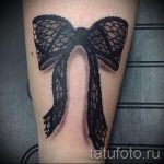 beugt Tätowierung auf seine Füße hinter dem Foto - Foto Beispiel des fertigen Tätowierung 02052016 5