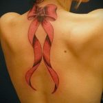 Bogen Tattoo auf seinem Hals - Foto Beispiel des fertigen Tätowierung 02052016 1