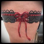 jarretière de tatouage avec un arc sur sa jambe - Fotó példa a tatouage fini 02052016 1