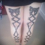 Tattoo -Bögen an den Oberschenkeln - Beispielfoto des fertigen Tätowierung 02052016 4