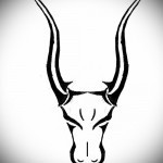 Bika koponya hosszú szarvakkal és orrgyűrűvel - Bika tetoválás vázlata