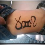 betűkkel tetovált ikrek 2013 tatufoto.ru