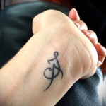 tetováló betűk a karon - fotó a kész tetoválásról - 20122015 № 24