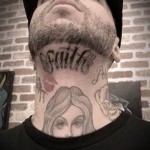 tetováló betűk a nyakon - fotó a kész tetoválásról - 20122015 № 11