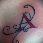 tetoválás a betű formájában - egy fotó a kész tetoválásról - 20122015 № 2