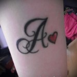 tetoválás a betű formájában - egy fotó a kész tetoválásról - 20122015 № 4