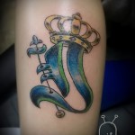 Krone Tattoo mit dem Buchstaben - ein Foto des fertigen tattoo - 20122015 Nummer 1