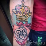 tatouage de couronne avec la lettre - une photo du tatouage fini - 20122015 Numéro 3