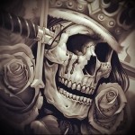 koponya korona tetoválással