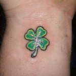 Négylevelű lóhere tetoválás