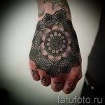 Dotwork - زهرة سوداء في متناول اليد - صورة وشم