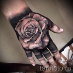 Tattoo-Blumen auf der Hand - خيار الصورة aus dem Nummer 21122015 1
