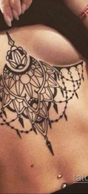 tatuaż pod piersią kobiety 18.11.2019 №058 -tatuaż pod piersią kobiety-
