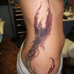 Phoenix Tätowierung auf seiner Hüfte - ein Foto des fertigen Tätowierung 11022016 3