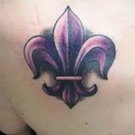 fotó egy tetoválásról, flur-de-lis-vel 2019.12.14. №142 -heraldic liliom-