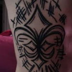 fotó tetoválásról, flur-de-lis-vel 2019.12.14 №140 -heraldic liliom-