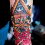 szem tetoválás háromszögben rózsákkal - fotó a kész tetoválásról 13052016 -ból 5