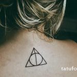 Tattoo -Auge im Dreieck für ein Mädchen - ein Foto des fertigen Tätowierung 13052016 2