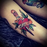 tőr szív tetoválás