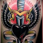 tőr szív tetoválás