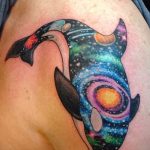 tetováló bálna az űrben - a tetoválásról készült fotó végleges változata 14072016 1