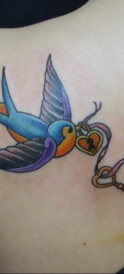 Fotó a tetováló zárról és a kulcsról 21.08.2019 №031 - tetováló zár és kulcs -