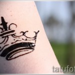 Henna Korona Tatuaż Na Ręce Dziewczyny