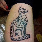 Egyiptomi macska tetoválás minták a lábán