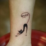 macska tetoválás a lábán