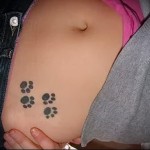 macska mancs tetoválás az oldalán (comb vagy has)
