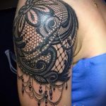 csipke tetoválás a kezén - fotó példa a kész tetoválásra 5